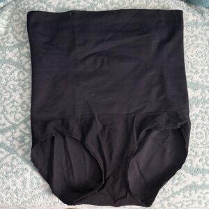 Maidenform High-Waisted Black Shapewear